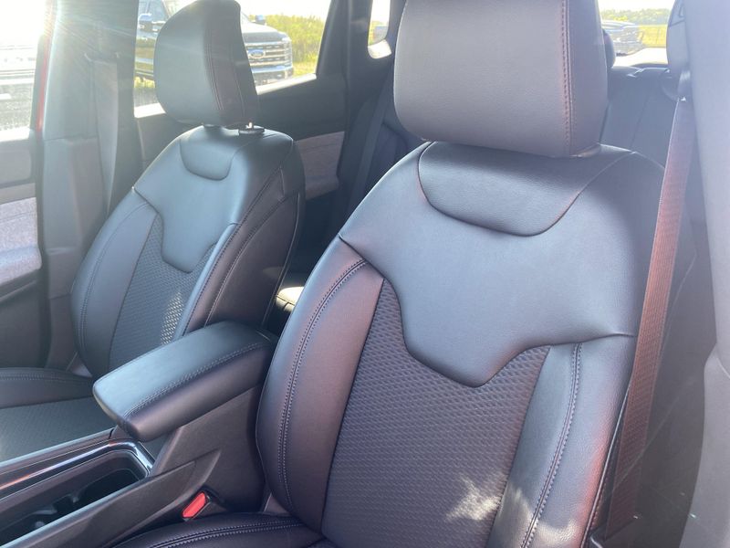 2025 Jeep Compass Latitude photo 15