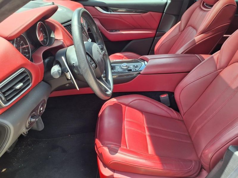 Used 2022 Maserati Levante ModenaImage 13