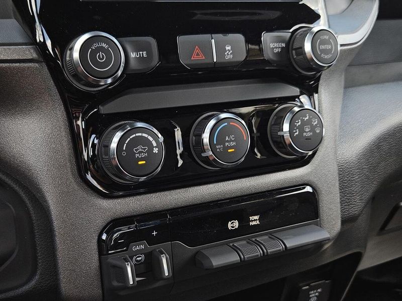 2025 RAM 2500 Tradesman Crew Cab 4x4 6