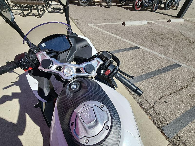 New 2025 CFMOTO 300SS Image 10