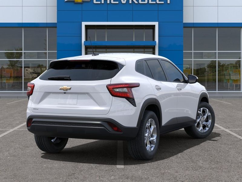 2024 Chevrolet Trax LSImage 4