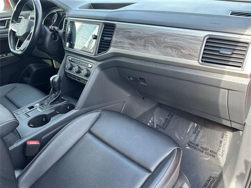 Used 2020 Volkswagen Atlas Cross Sport 2.0T SE w/TechnologyImage 13