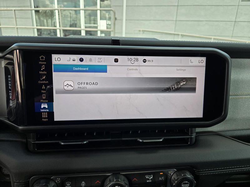 2025 Jeep Wrangler Unlimited Sahara photo 12