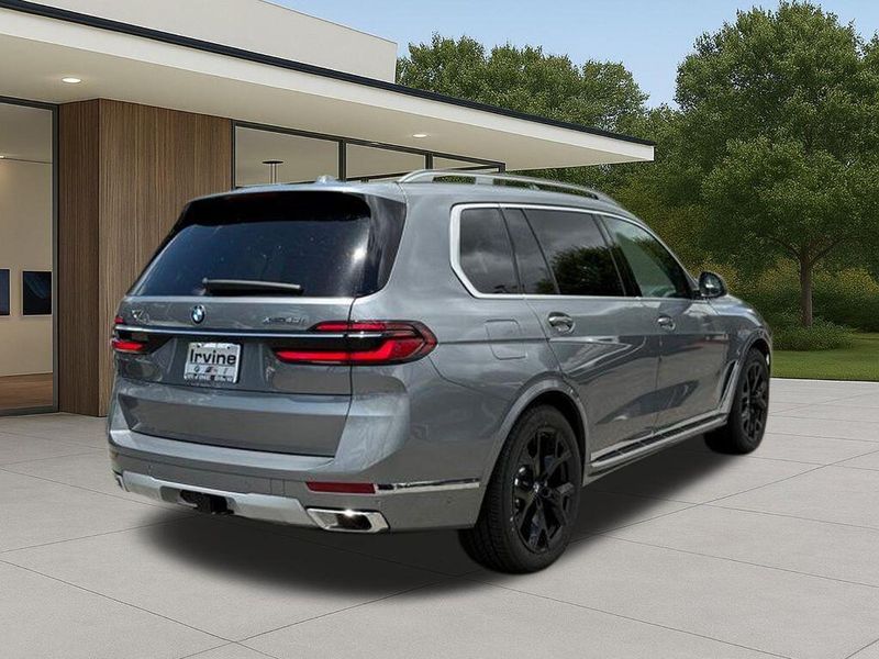 New 2027 BMW X7 xDrive40iImage 8