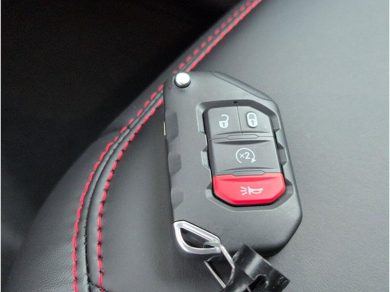 New 2025 Jeep Wrangler 4-door RubiconImage 19