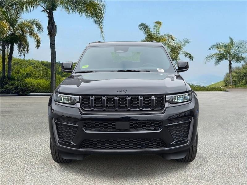 New 2026 Jeep Grand Cherokee Laredo Altitude 4x4