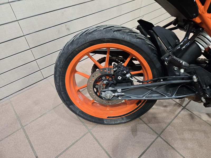 2021 KTM DUKE 200 Image 15