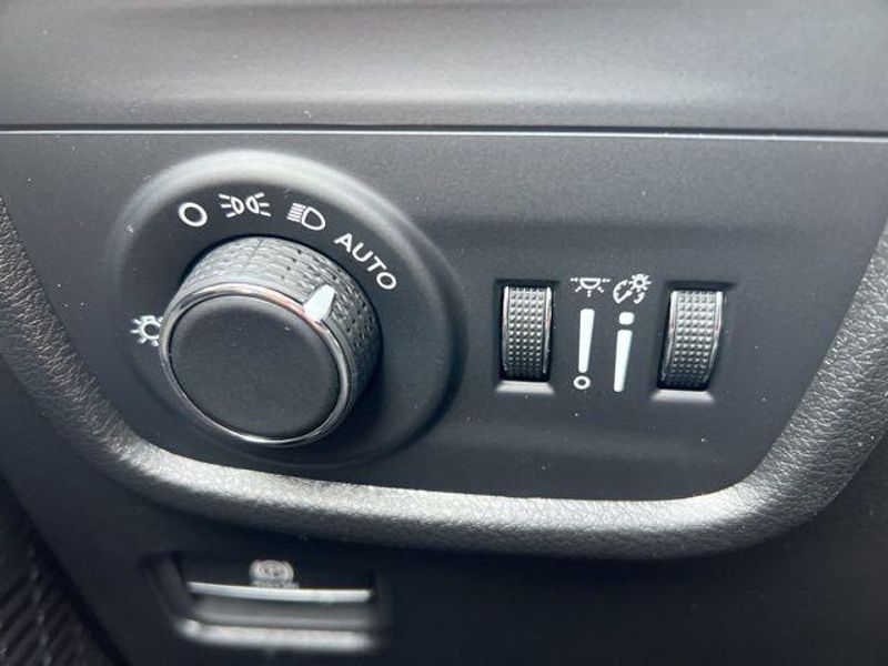 2025 Jeep Grand Cherokee Laredo X 4x4