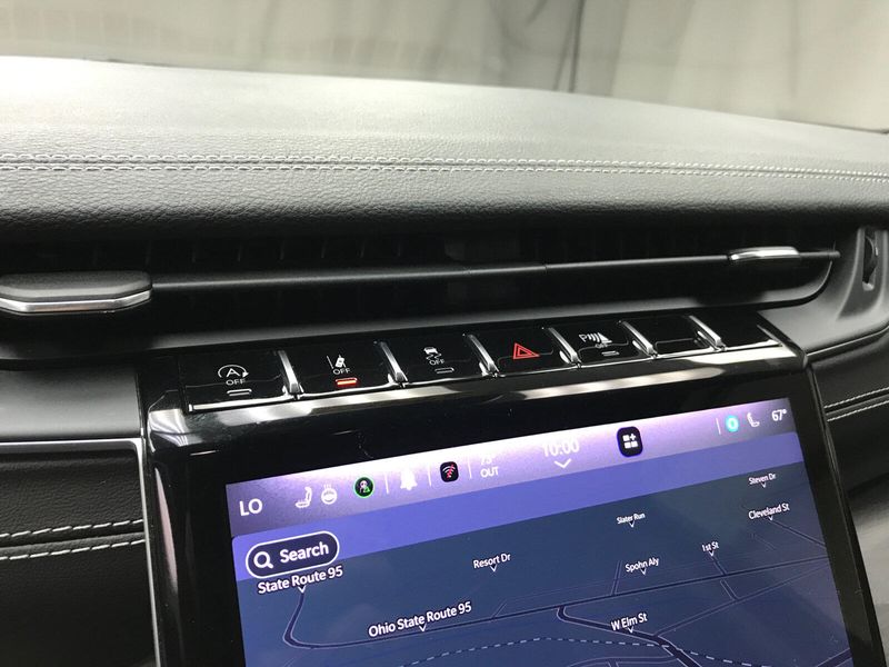 Used 2022 Jeep Grand Cherokee LimitedImage 8