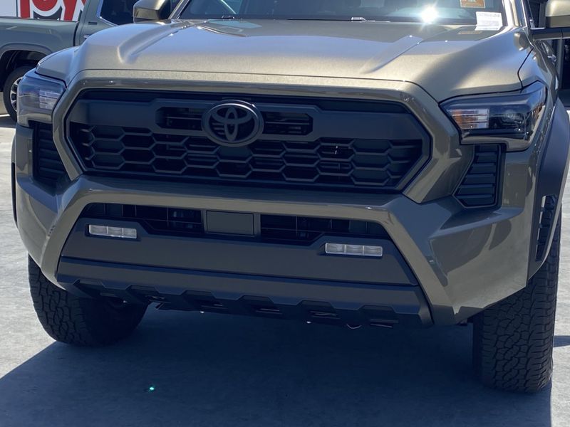 2025 Toyota Tacoma TRD Off RoadImage 5