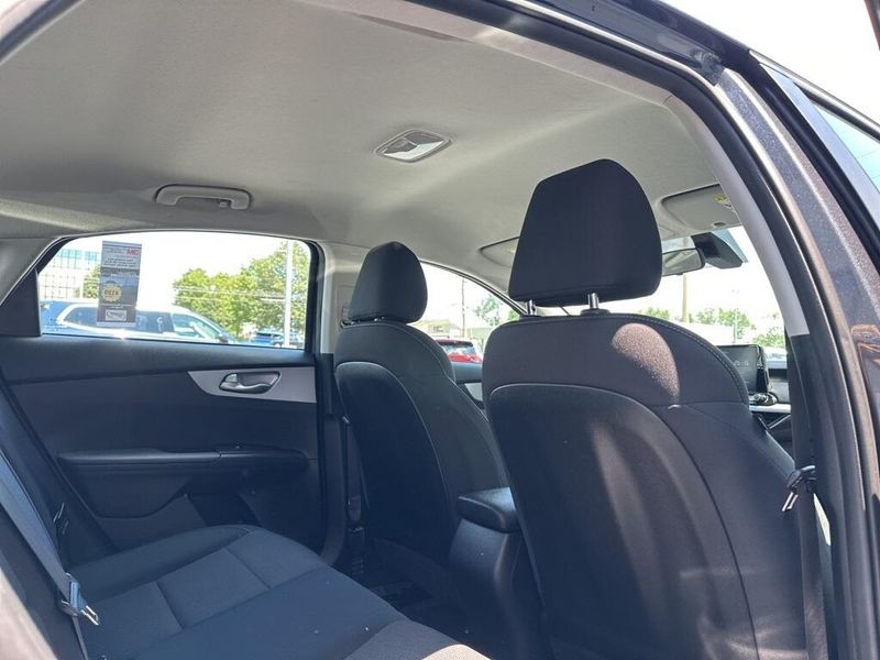 Used 2022 Kia Forte LXSImage 18