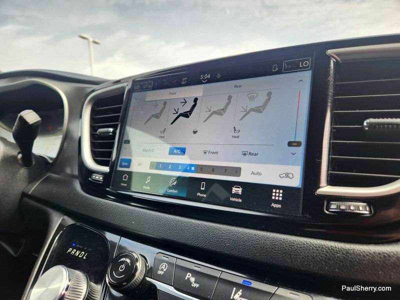 New 2026 Chrysler Voyager Lx