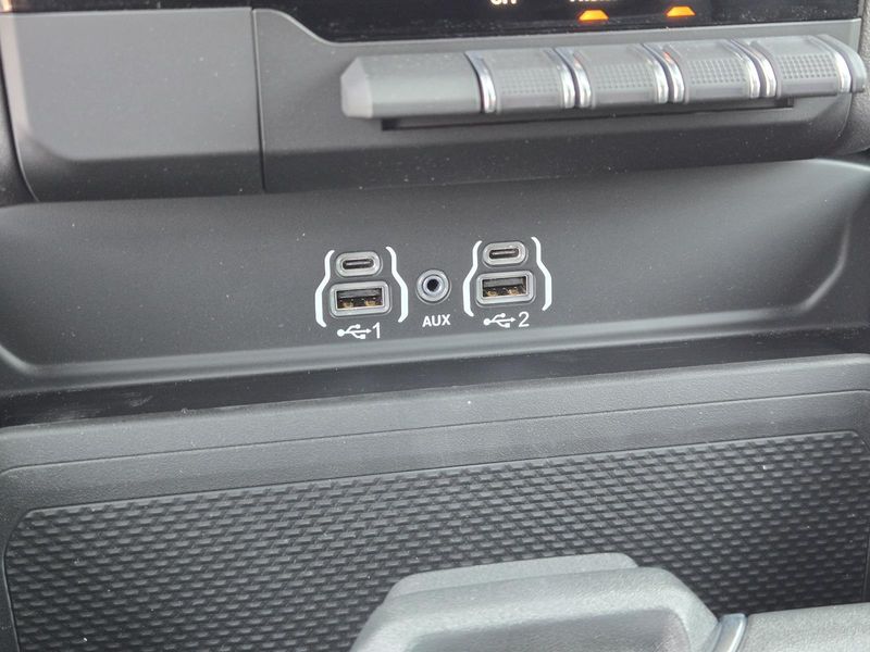 New 2026 RAM 1500 Big Horn Crew Cab 4x2 5'7' Box