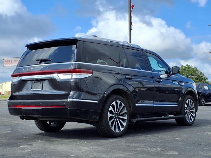 2022 Lincoln Navigator Reserve photo 3