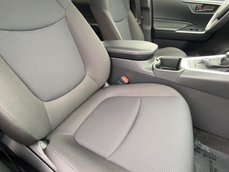 2025 Toyota RAV4 Hybrid LEImage 11