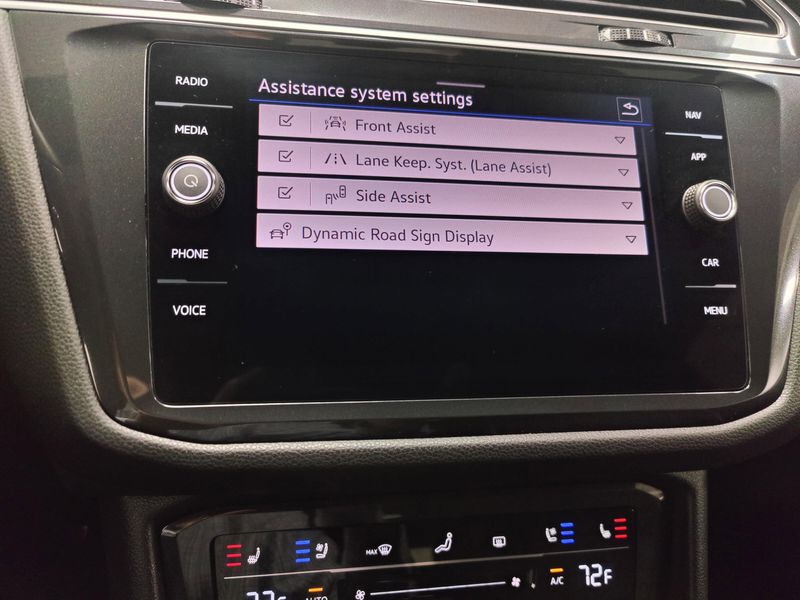 Used 2024 Volkswagen Tiguan AWD SEL R-Line w/Sunroof/NavImage 16