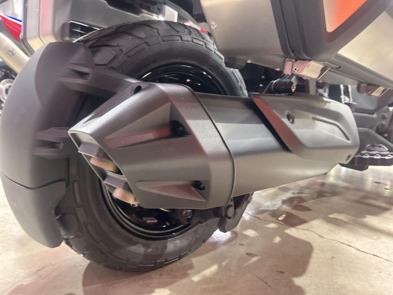 New 2025 Can-Am CANYON XT Image 16