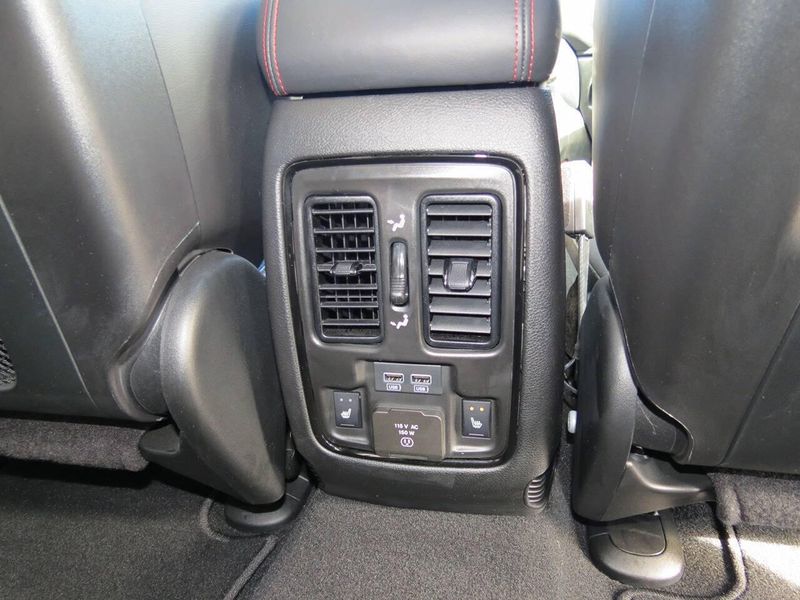 Used 2025 Dodge Durango GT Plus AWD 4dr SUVImage 26