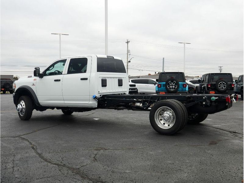 2024 RAM 5500 Tradesman Chassis Crew Cab 4x4 84