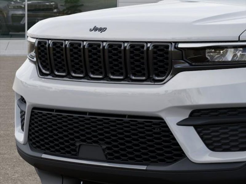 2025 Jeep Grand Cherokee Altitude X photo 4