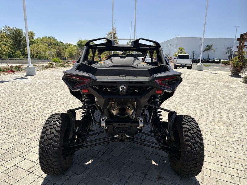 New 2026 Can-Am MAVERICK R MAX X RS 999T DCT Image 16