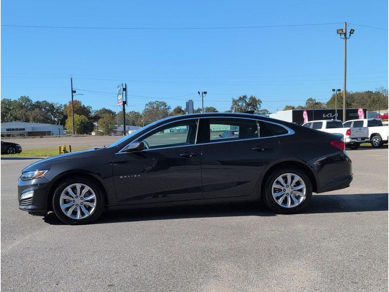 Used 2023 Chevrolet Malibu LTImage 2