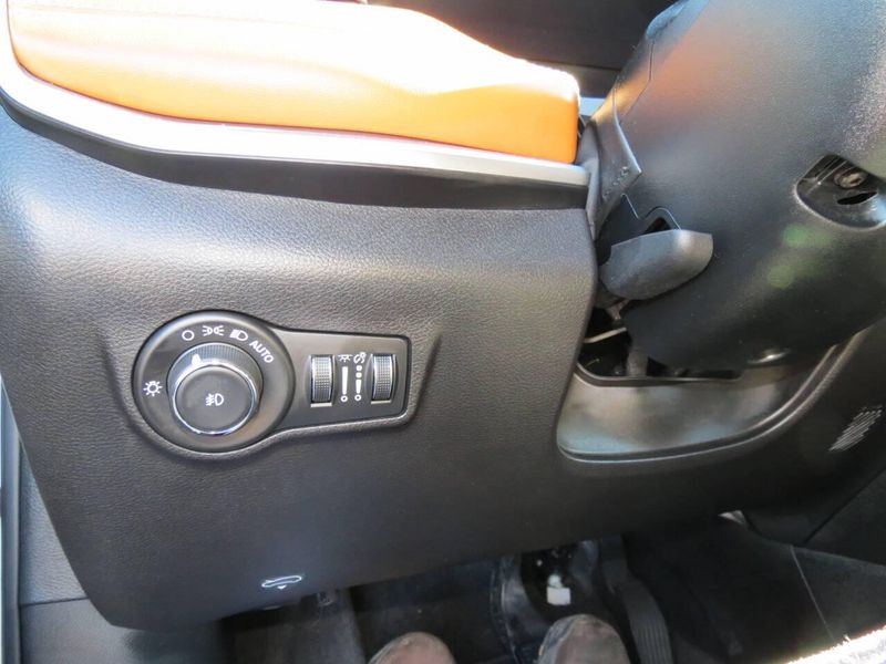 Used 2024 Jeep Compass Limited 4x4 4dr SUVImage 16