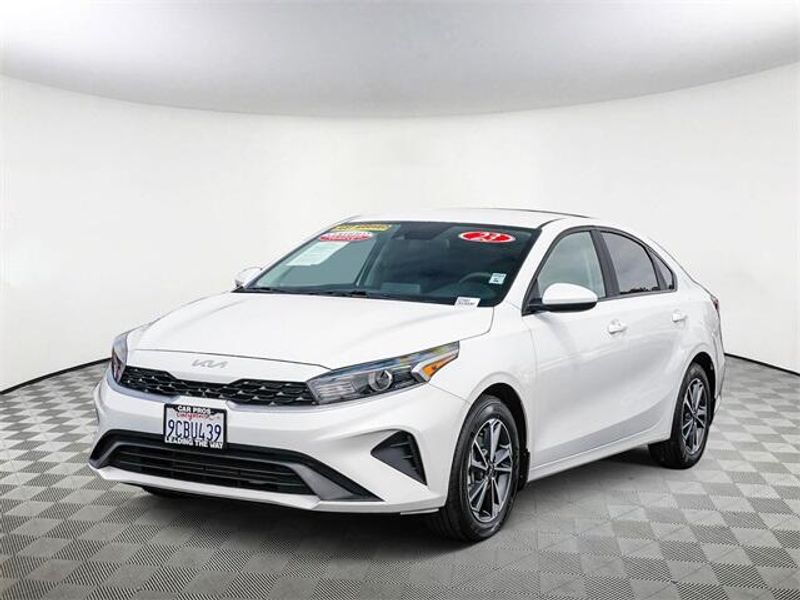 2023 Kia Forte LXSImage 5