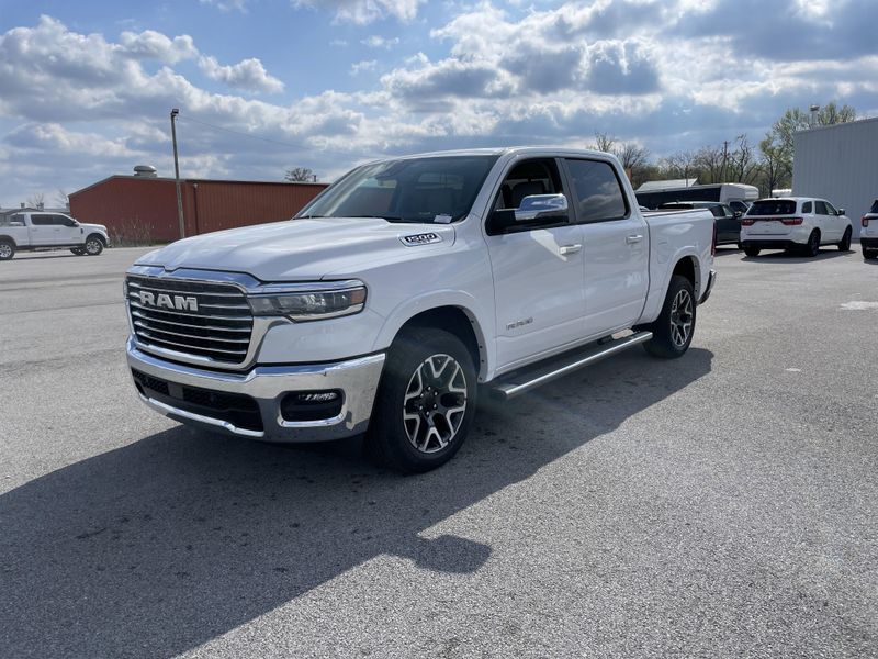 2025 Ram 1500 Laramie photo 3