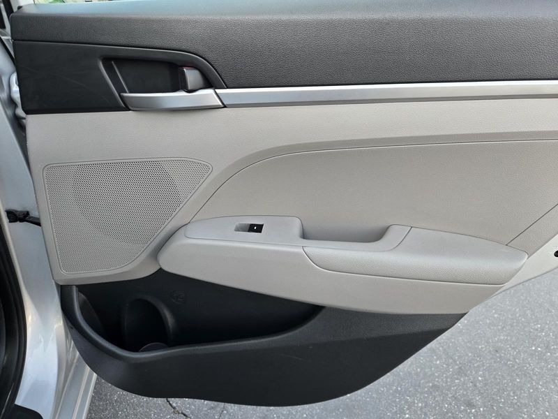 Used 2019 Hyundai Elantra SE