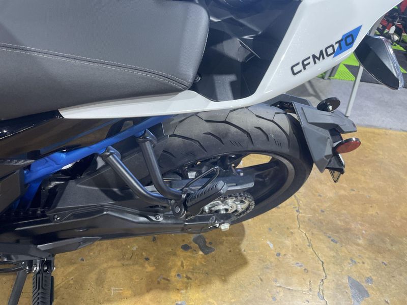 Used 2025 CFMOTO 300NK Image 19