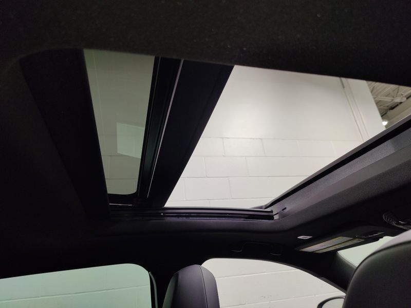 Used 2024 Alfa Romeo Tonale Veloce Premium eAWD w/SunroofImage 7