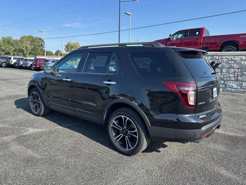 2014 Ford Explorer Sport photo 3