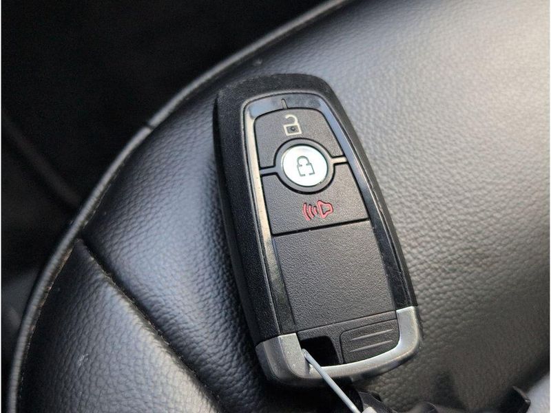 Used 2024 Ford Edge SELImage 19