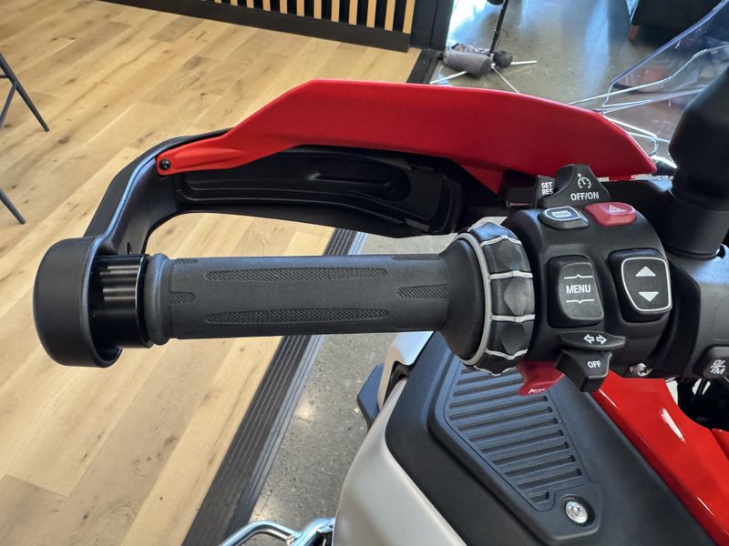 2025 BMW R 1300 GS Adventure - AUTOMATIC SHIFT ASSISTANT - RACING RED 