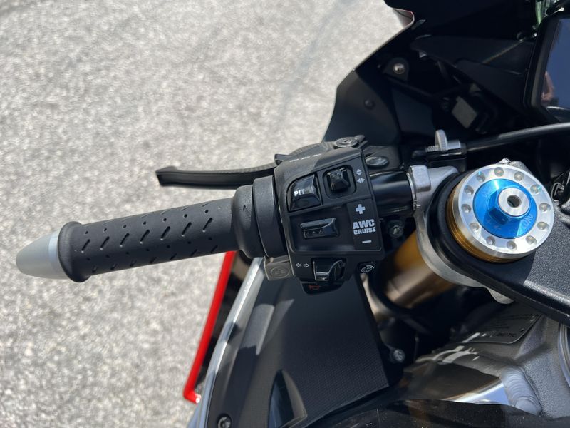 2018 Aprilia RSV4 RF 