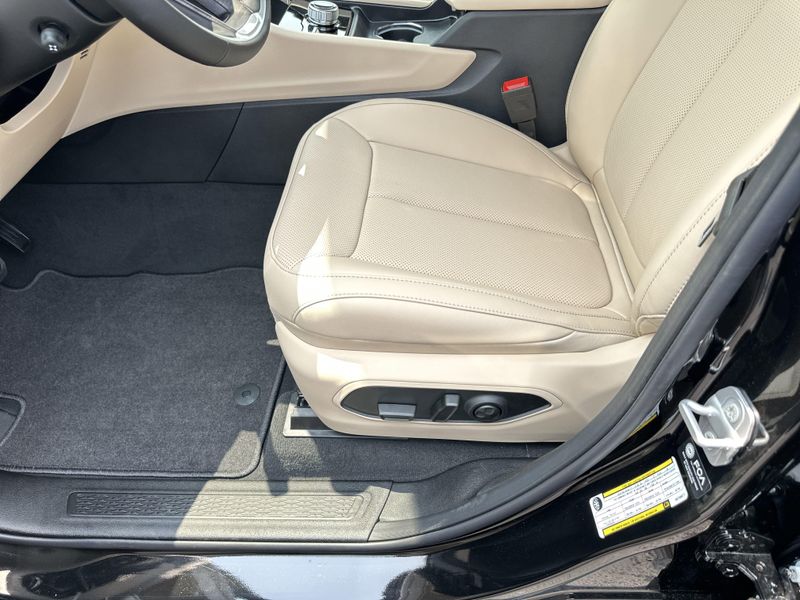2025 Jeep Grand Cherokee L Limited 4x4Image 20