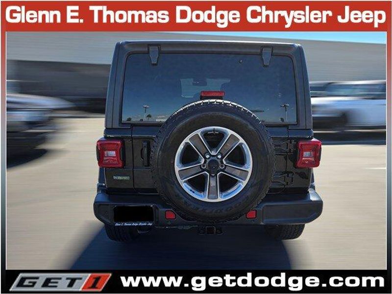 2021 Jeep Wrangler Unlimited Sahara photo 8