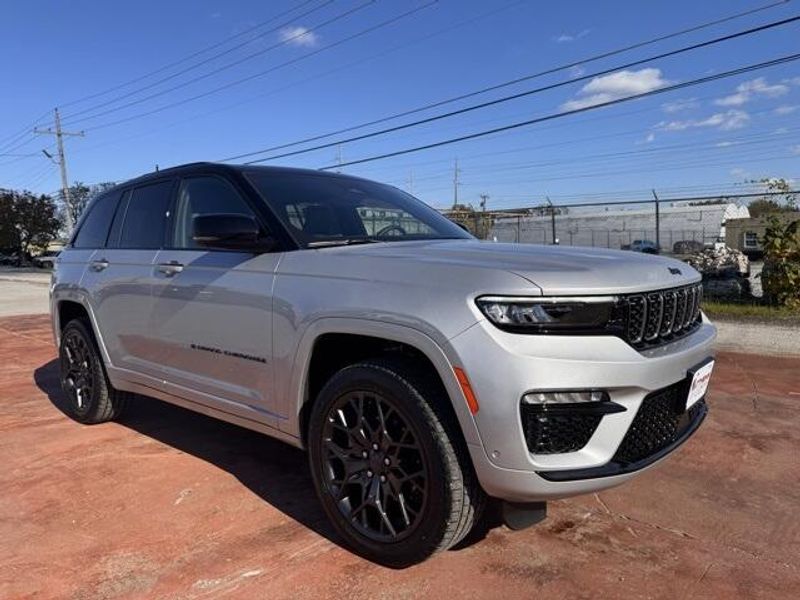 New 2025 Jeep Grand Cherokee Summit Reserve 4x4Image 3