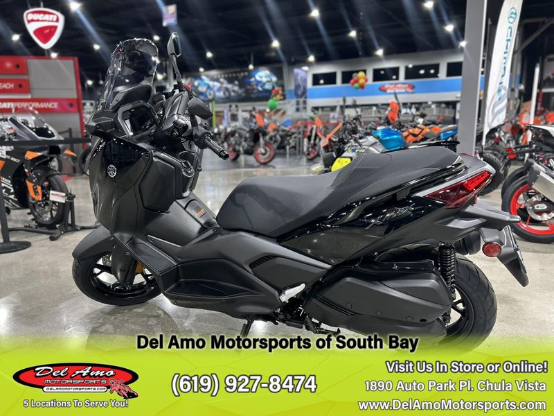 2025 Yamaha Xmax Image 16