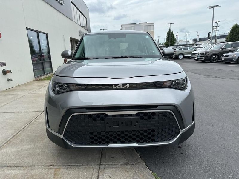 2023 Kia Soul LXImage 2