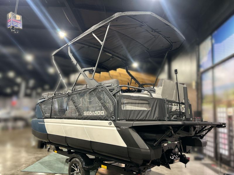 2024 Sea-Doo 44RAT2RF  in a MARINE BLUE exterior color. Del Amo Motorsports of Redondo Beach (424) 304-1660 delamomotorsports.com 