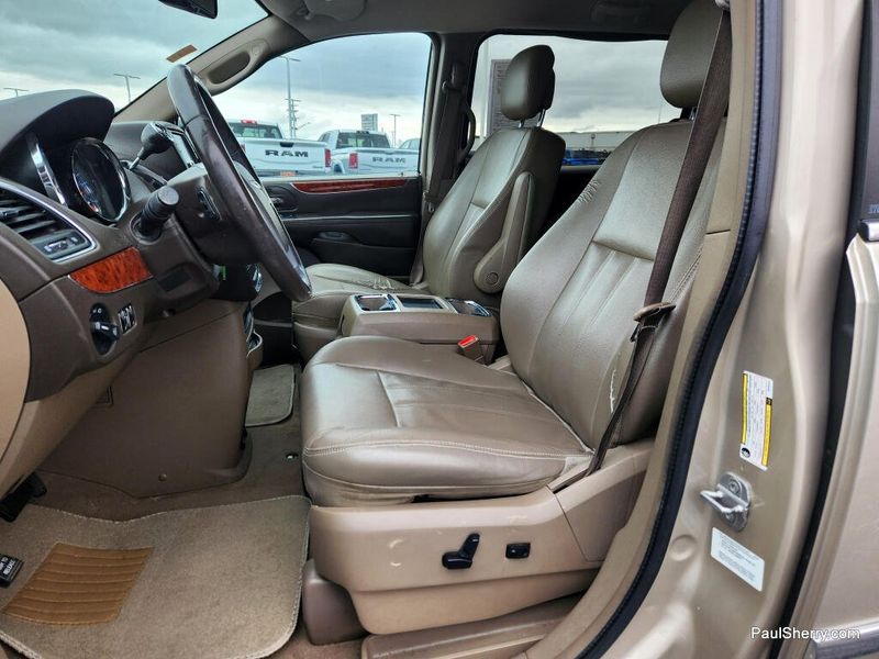 Used 2014 Chrysler Town & Country Touring