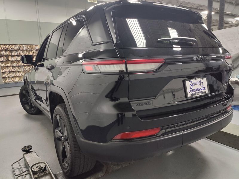 Used 2024 Jeep Grand Cherokee Altitude X 4X4 w/SunroofImage 14