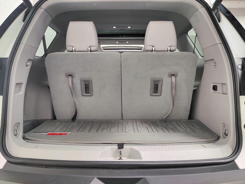 Used 2019 GMC Acadia SLT-2 AWD w/Dual Sunroof & NavImage 12