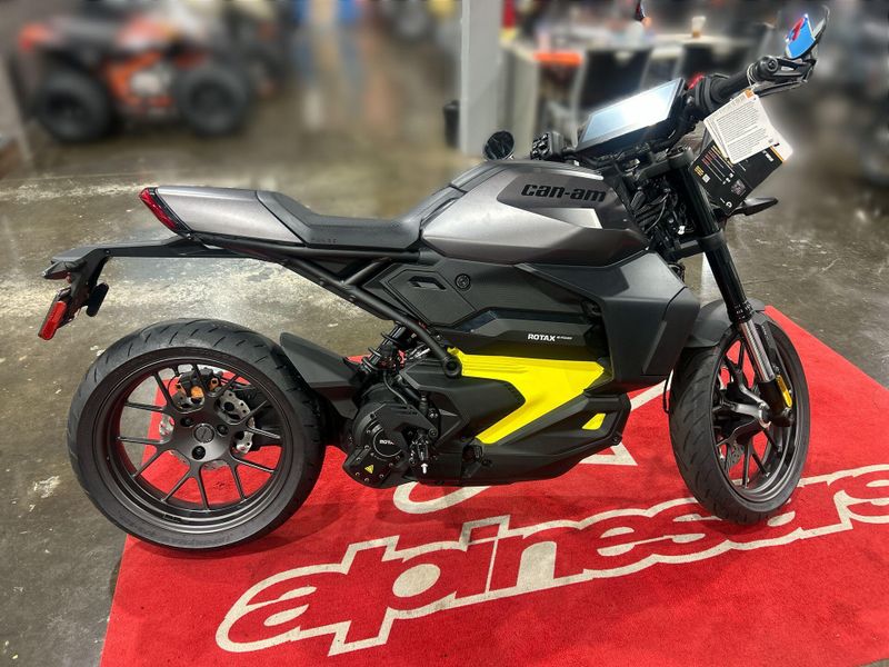 New 2025 Can-Am Pulse Image 17