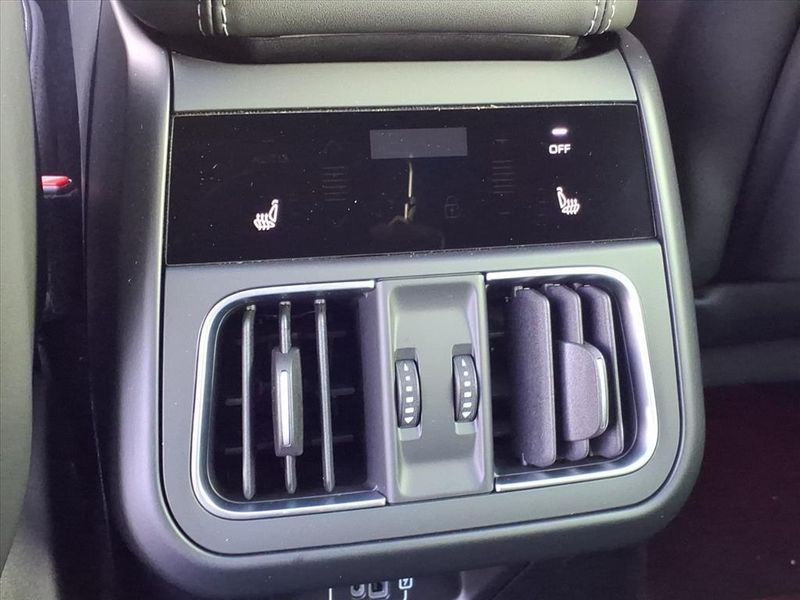 New 2025 Maserati Grecale ModenaImage 14