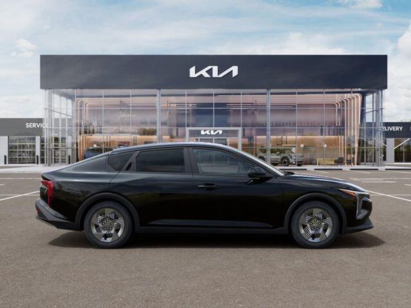 New 2026 Kia K4 LXImage 8