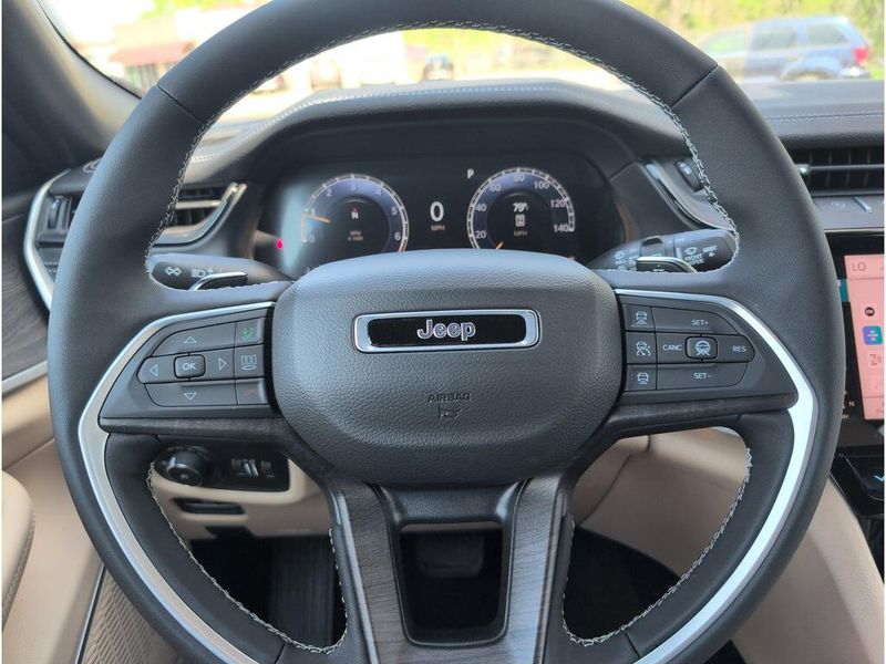 New 2026 Jeep Grand Cherokee Limited 4x4Image 22