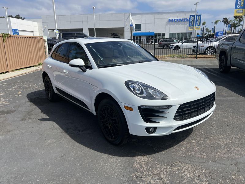 Used 2017 Porsche Macan BaseImage 4